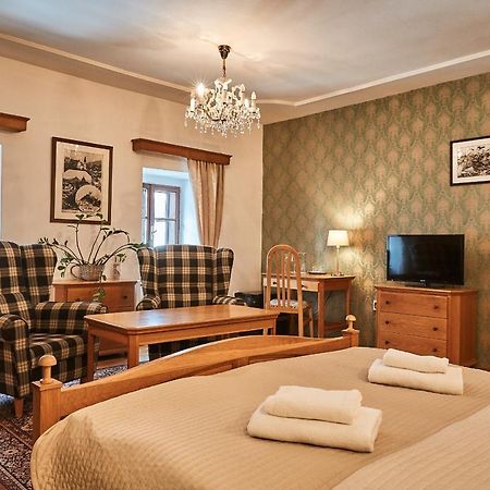 Hotel Salamander Banská Štiavnica Buitenkant foto