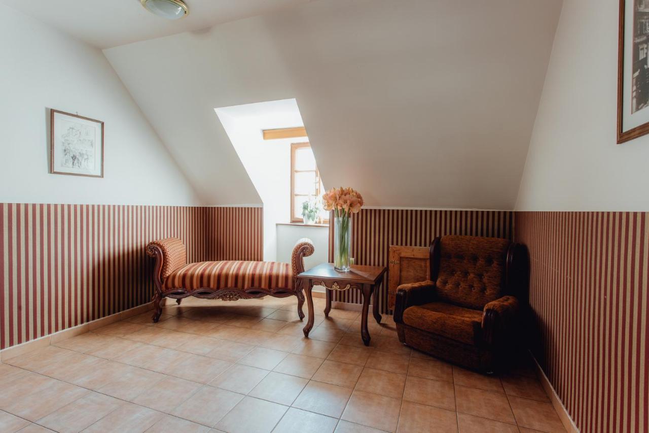 Hotel Salamander Banská Štiavnica Buitenkant foto