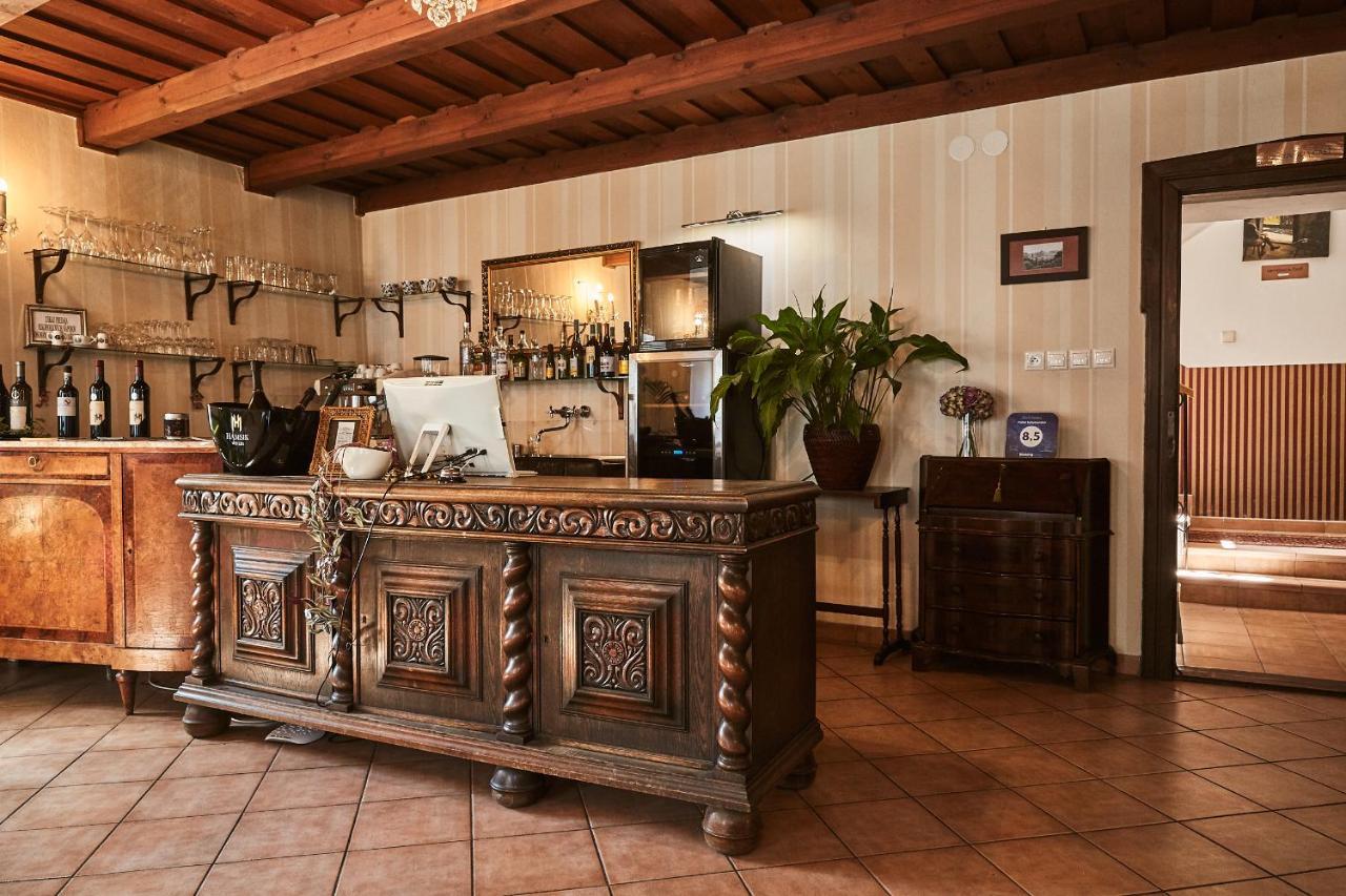 Hotel Salamander Banská Štiavnica Buitenkant foto