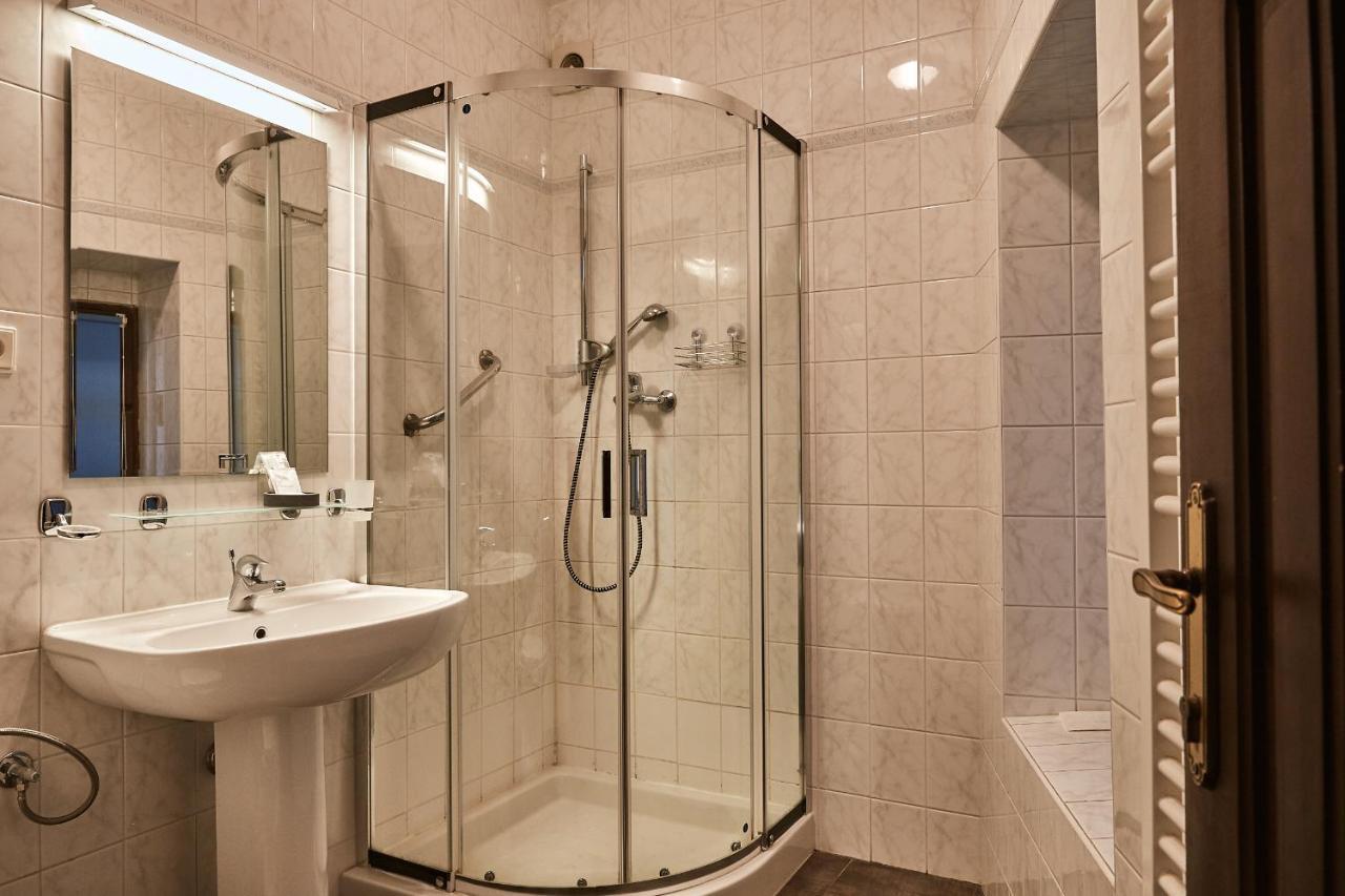 Hotel Salamander Banská Štiavnica Buitenkant foto