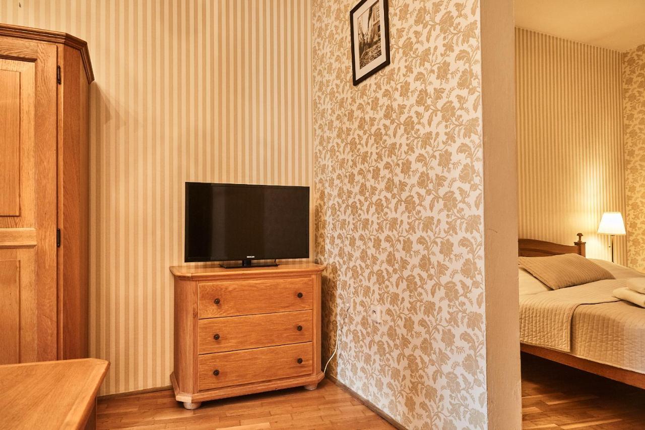 Hotel Salamander Banská Štiavnica Buitenkant foto