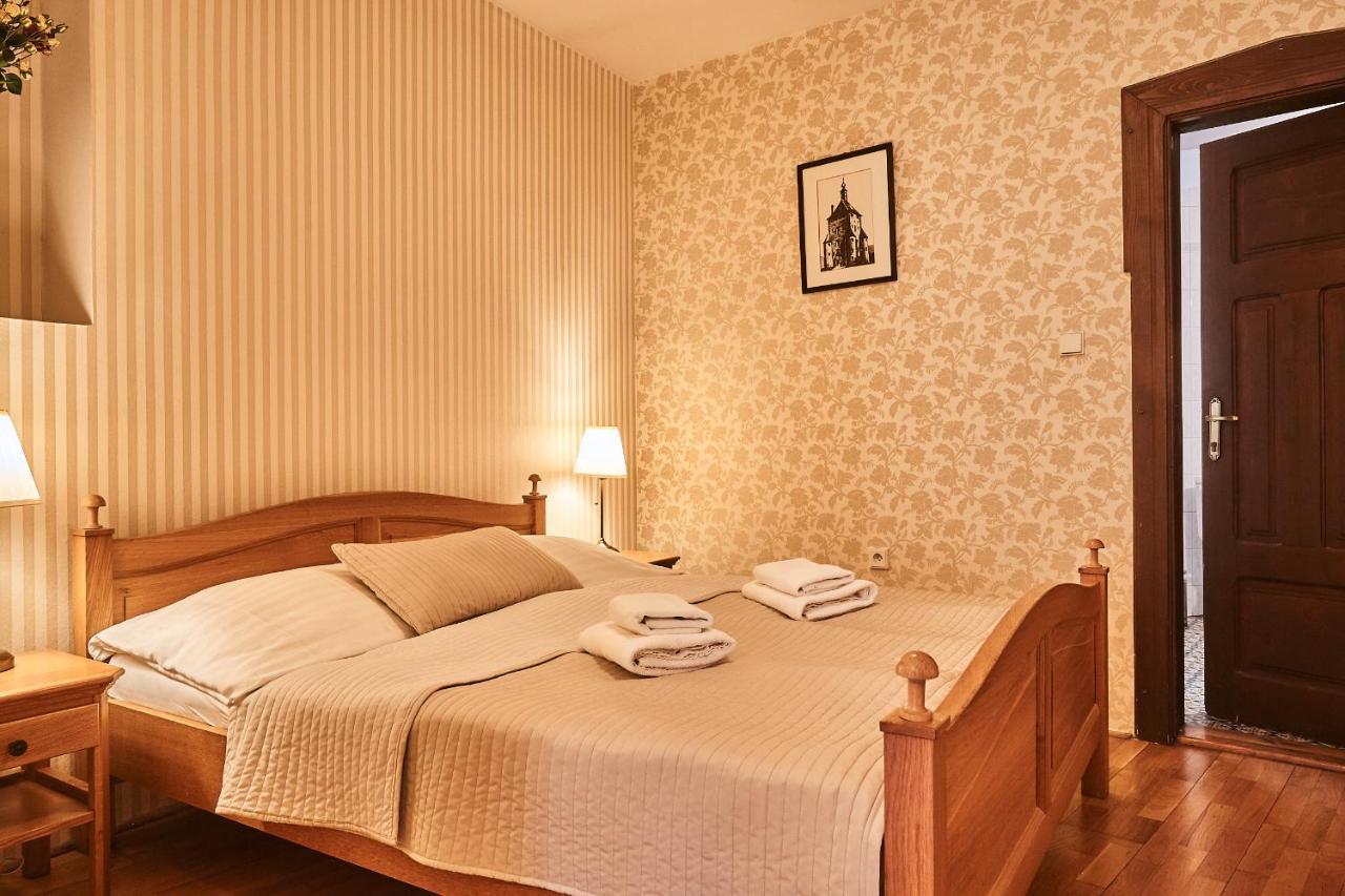 Hotel Salamander Banská Štiavnica Buitenkant foto