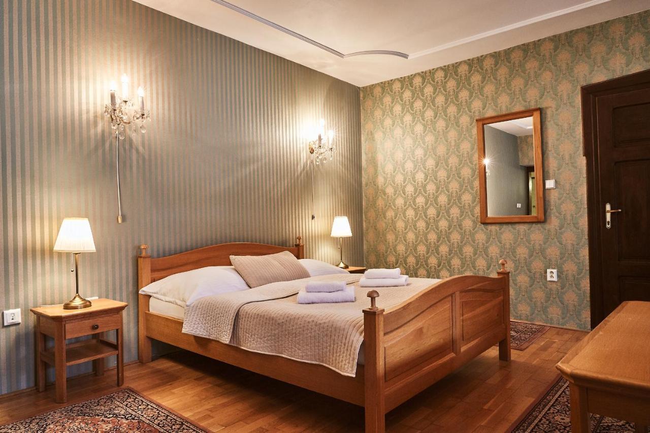 Hotel Salamander Banská Štiavnica Buitenkant foto