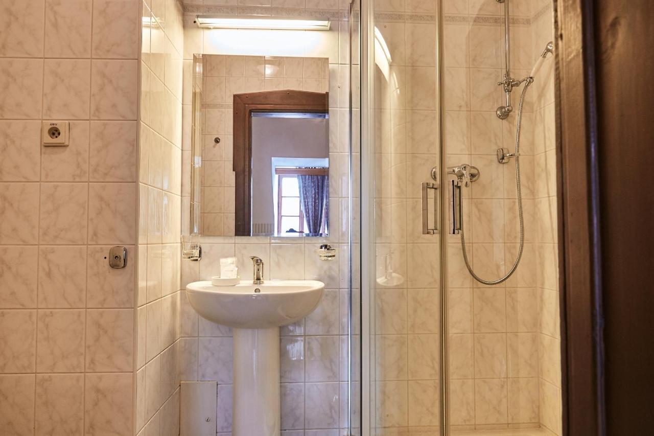 Hotel Salamander Banská Štiavnica Buitenkant foto