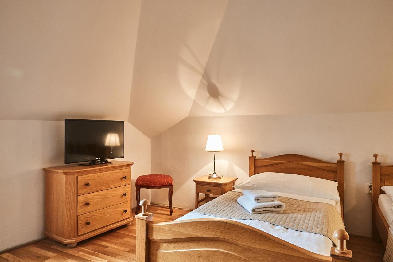 Hotel Salamander Banská Štiavnica Buitenkant foto