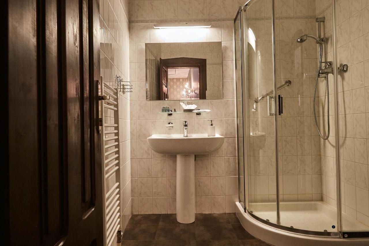 Hotel Salamander Banská Štiavnica Buitenkant foto
