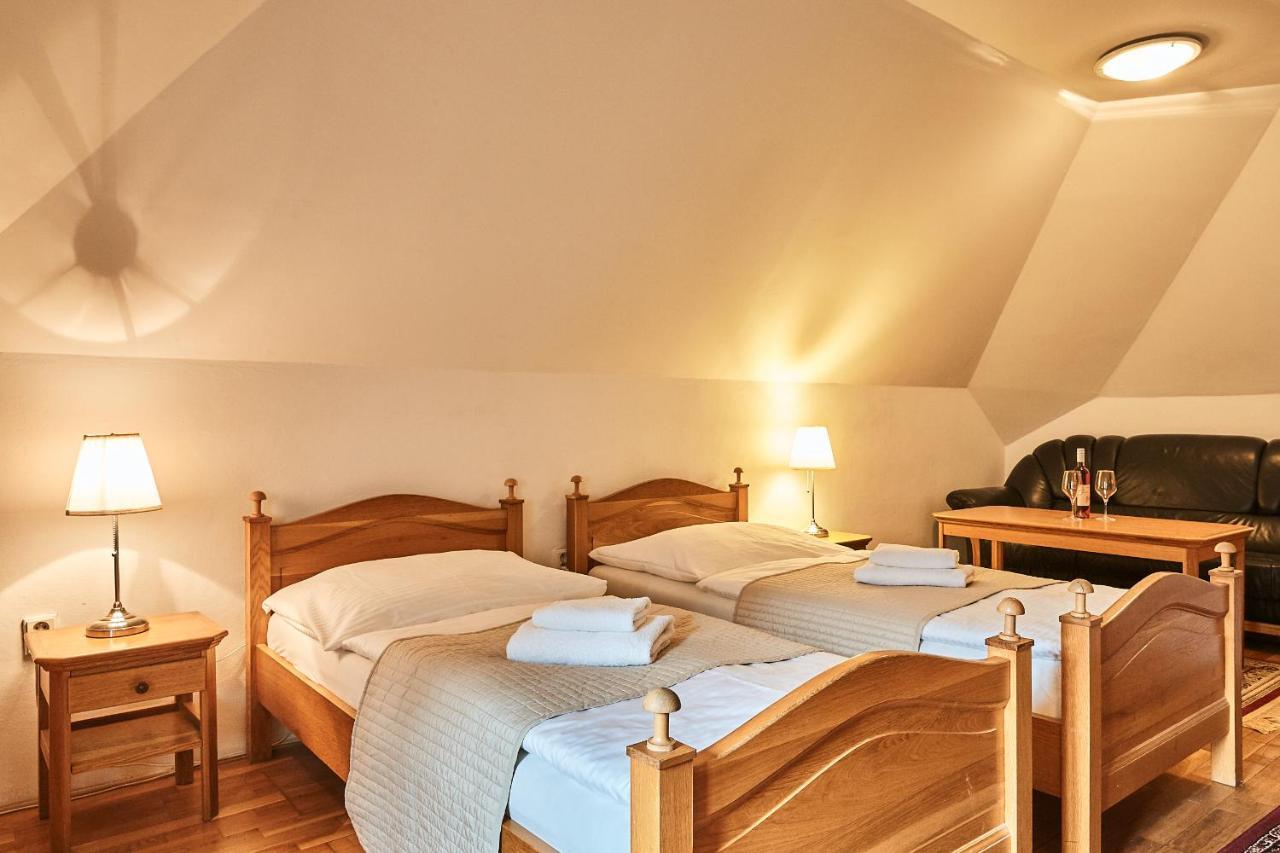 Hotel Salamander Banská Štiavnica Buitenkant foto
