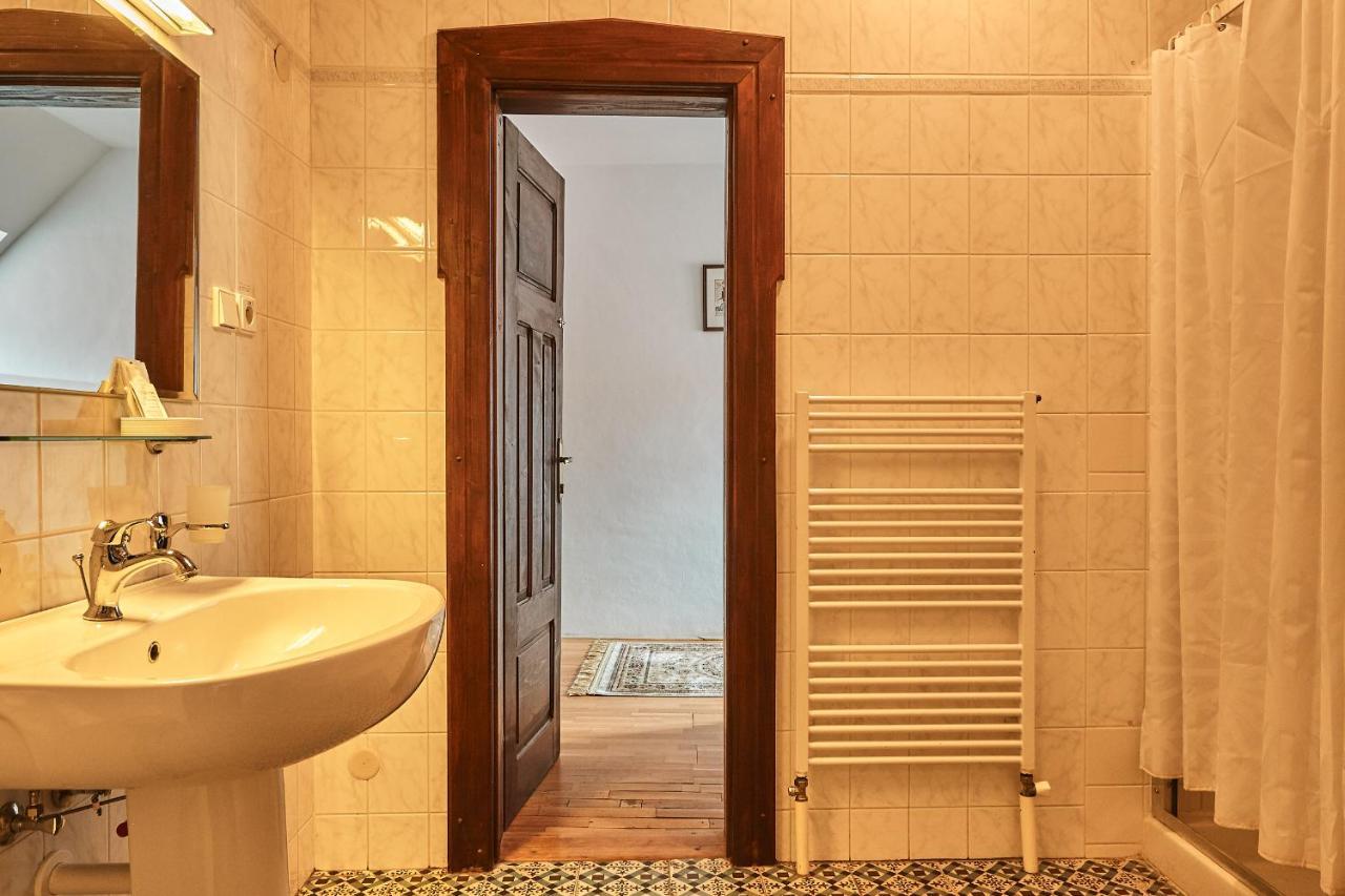 Hotel Salamander Banská Štiavnica Buitenkant foto