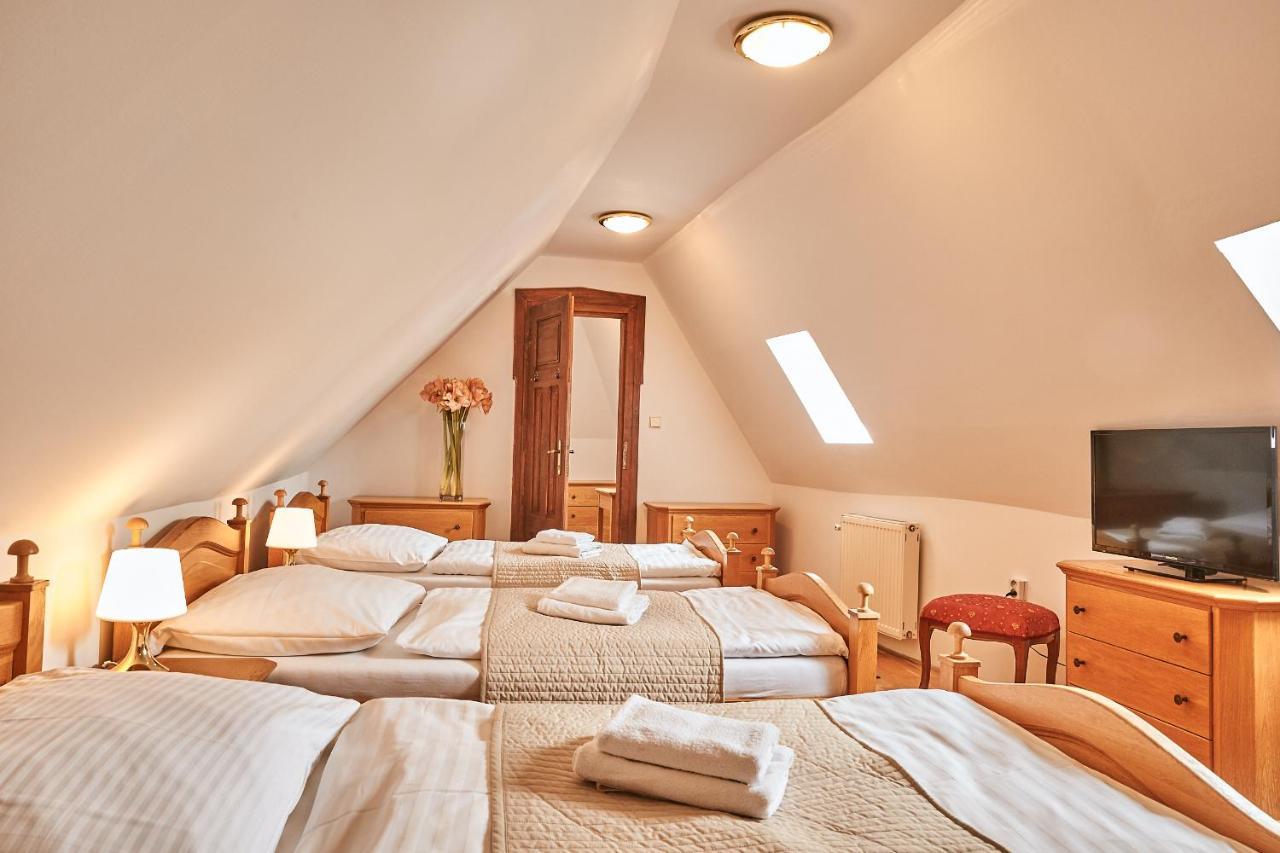 Hotel Salamander Banská Štiavnica Buitenkant foto