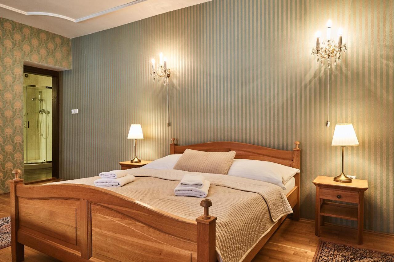 Hotel Salamander Banská Štiavnica Buitenkant foto