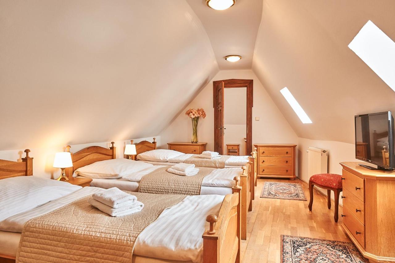 Hotel Salamander Banská Štiavnica Buitenkant foto