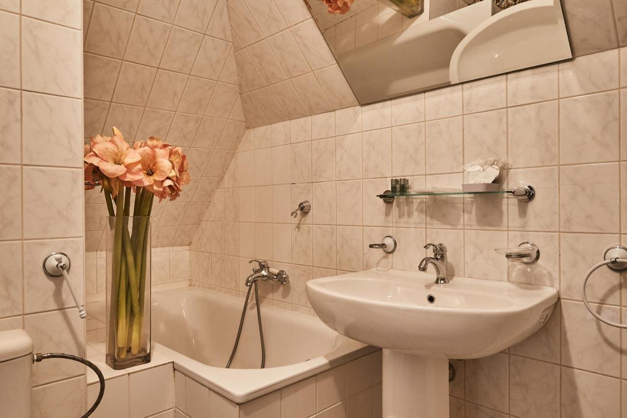 Hotel Salamander Banská Štiavnica Buitenkant foto